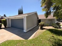 Building Photo - Nice 2 bedroom, 2 bathroom home for Rent in North Visalia.