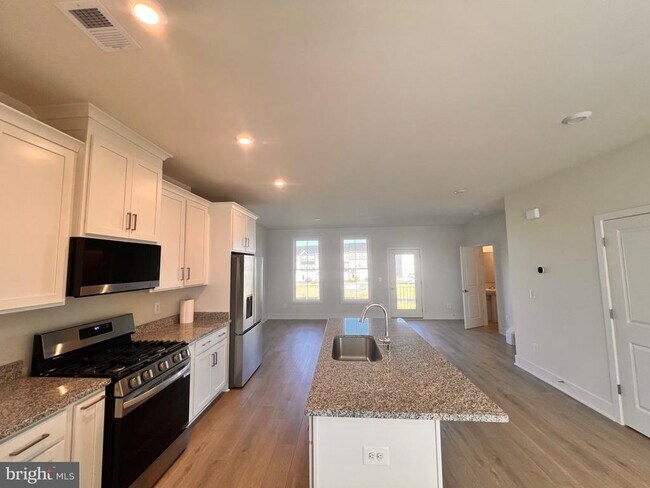 Building Photo - 139 Bamboo Shoot Ln