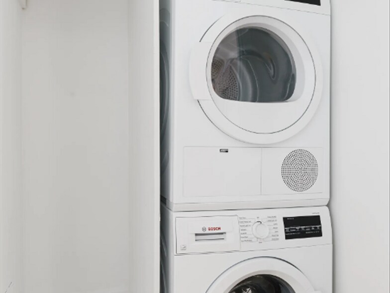 Building Photo - 21 West End Ave