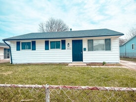 Building Photo - 1832 Kermit Ave