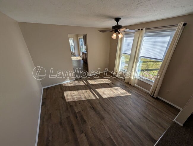 Building Photo - Spacious 4-Bedroom Colonial on Beautiful W...