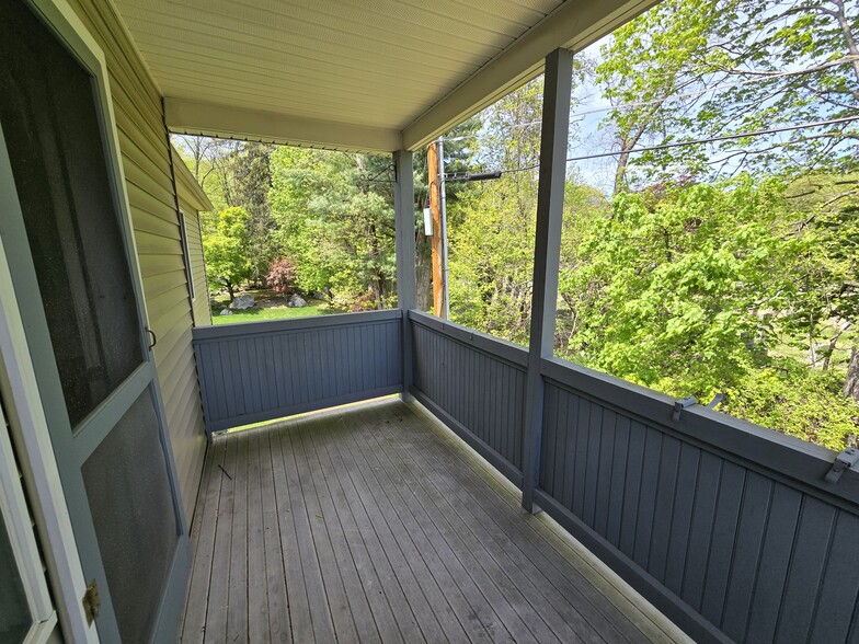 Covered Deck - 13 Autumn Leaf Ct