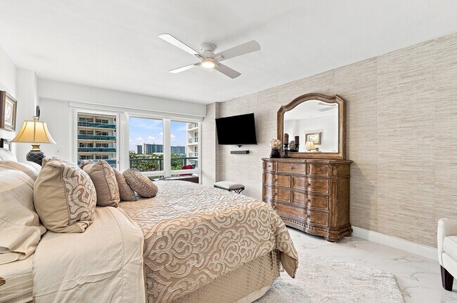 Building Photo - 4100 Galt Ocean Dr