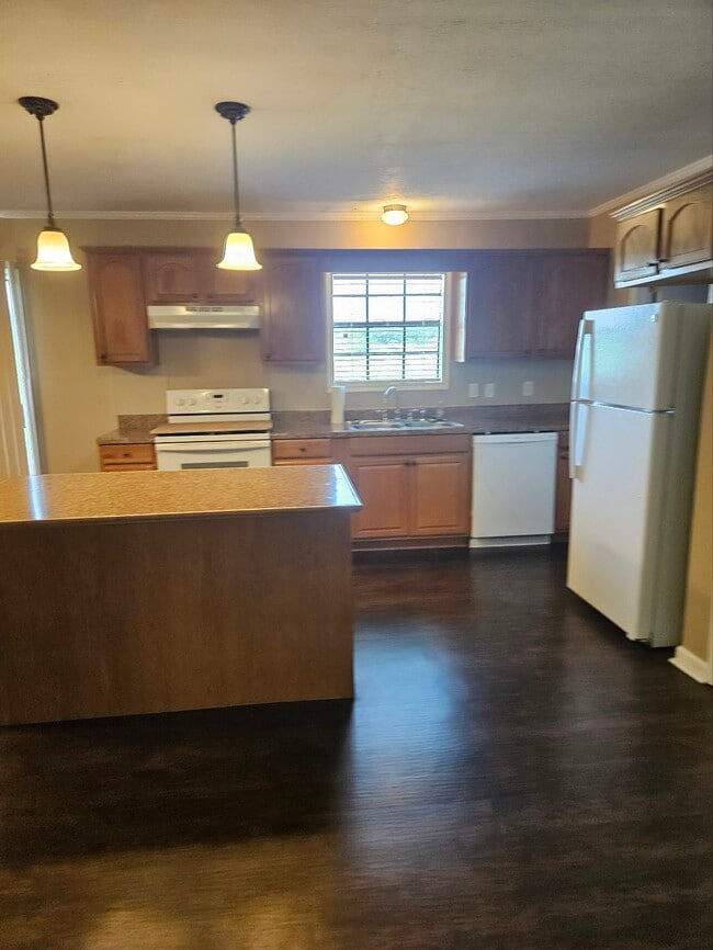 Building Photo - 16320 Langlinais Ln