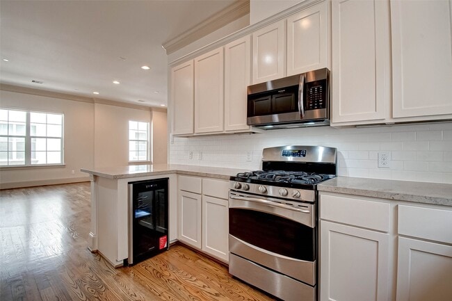 Building Photo - 4031 Bellefontaine