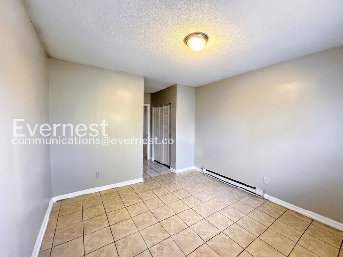 Building Photo - 1841 Dana Ln