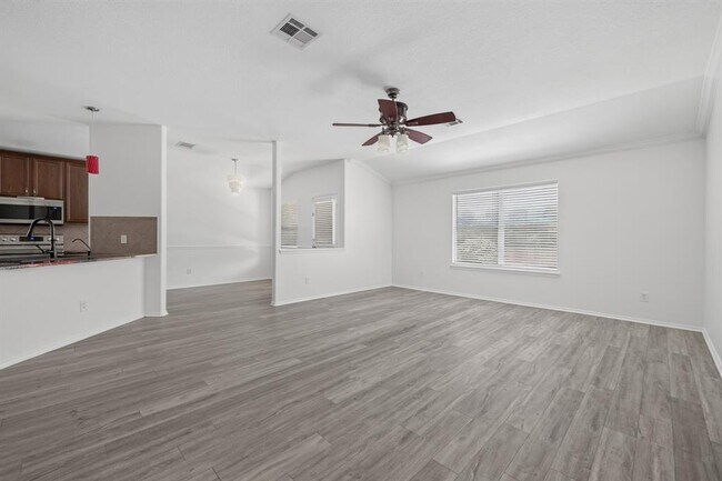 Building Photo - 315 Waterlily Way