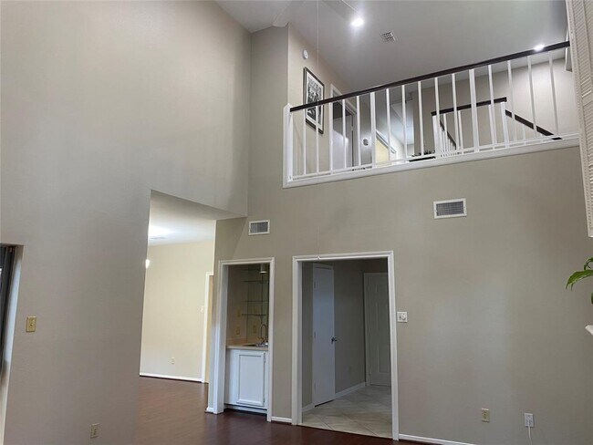 Building Photo - 7447 Cambridge St