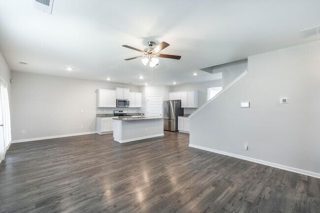 Building Photo - 200 Harrow Dr