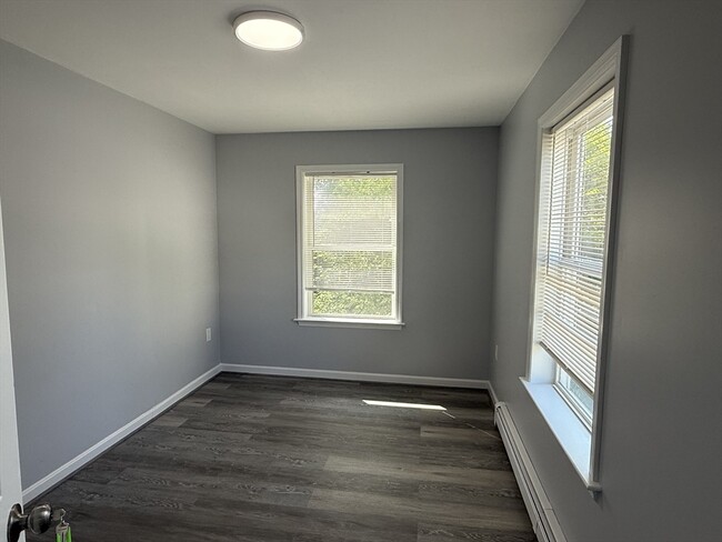 Building Photo - 22 Boyden St
