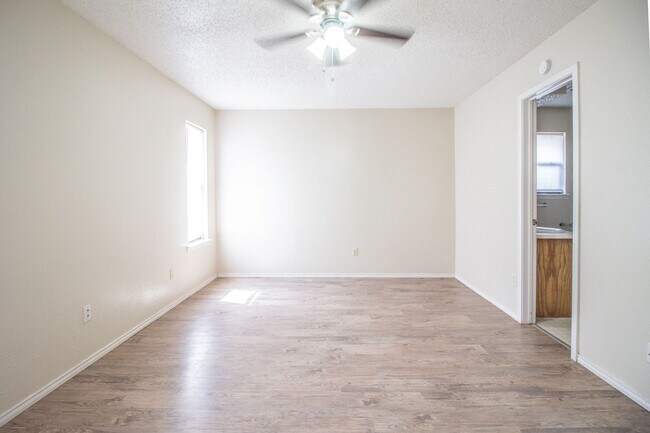 Building Photo - 15 Wagnon Dr
