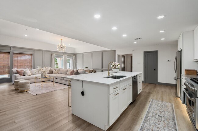 Building Photo - 40 Wellington Ct