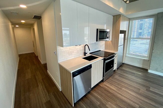 Building Photo - 3201 Walnut St