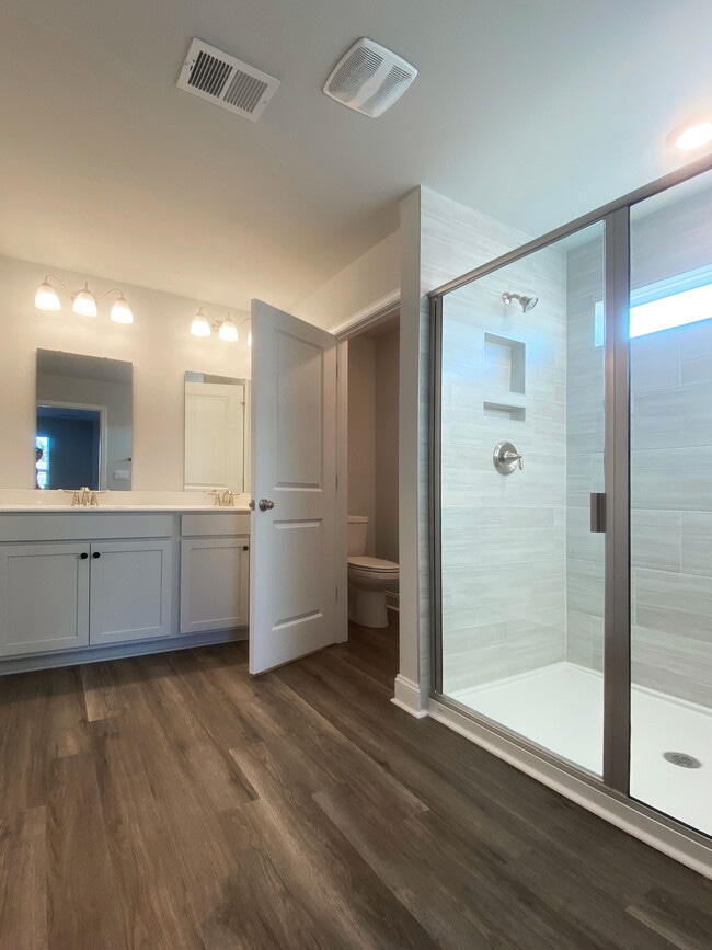 Building Photo - 7047 Shooting Star Way