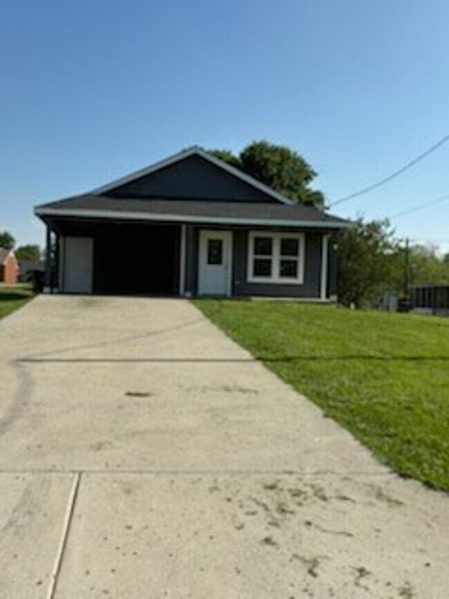 Building Photo - 107 E Miller St