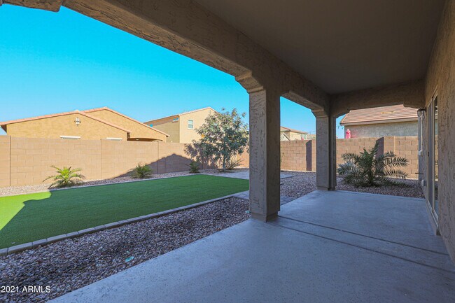Building Photo - 2736 E Mews Rd