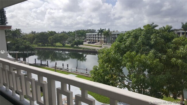 Primary Photo - 467 Golden Isles Dr