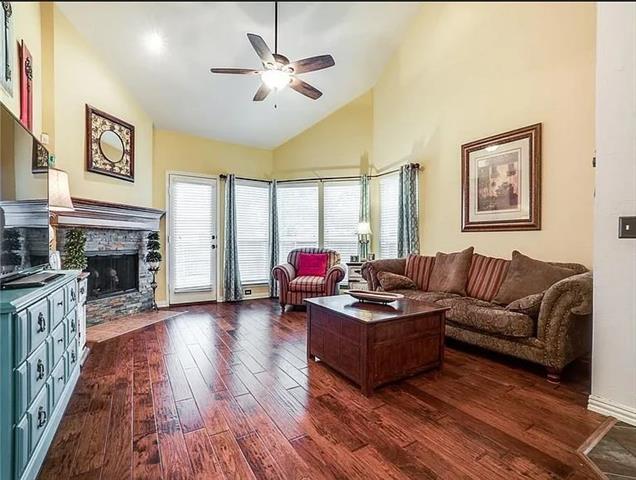 Building Photo - 1605 Oak Brook Ln