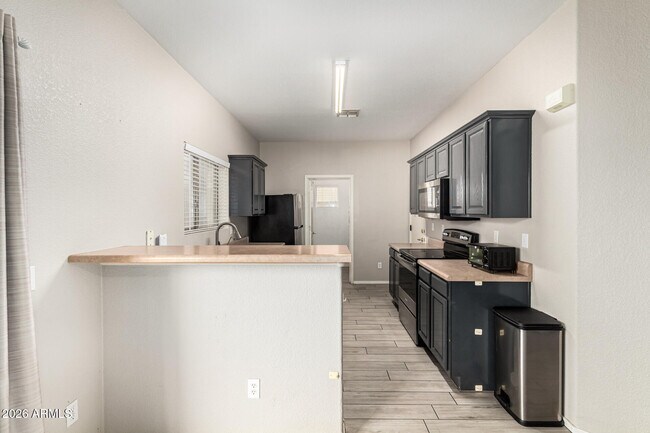 Building Photo - 2661 E Waterview Ct