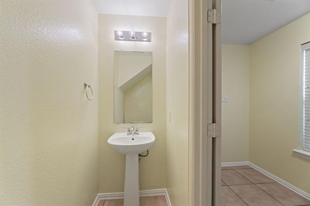 Building Photo - 10528 Cochron Dr
