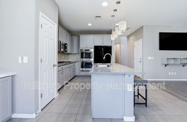 Building Photo - 304 N 78th Pl