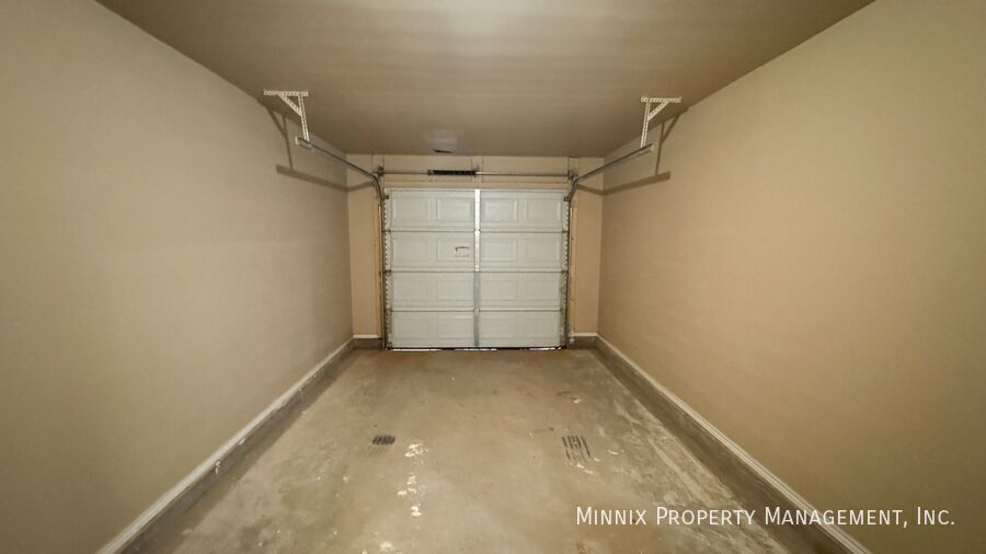 Building Photo - 2413 N Ave O