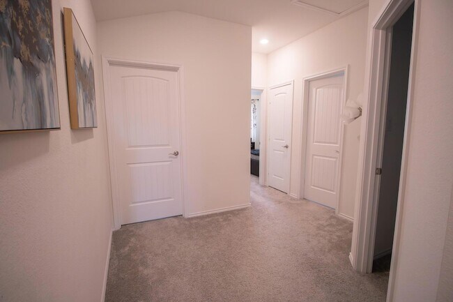 Building Photo - 2105 Ebony Dove St