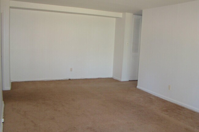 Building Photo - 1600 Church Rd