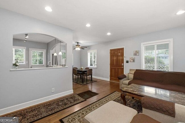 Building Photo - 1401 Briarwood Rd NE