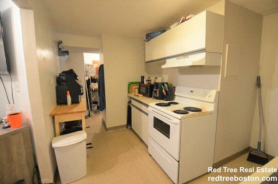 Building Photo - 21 Kinross Rd