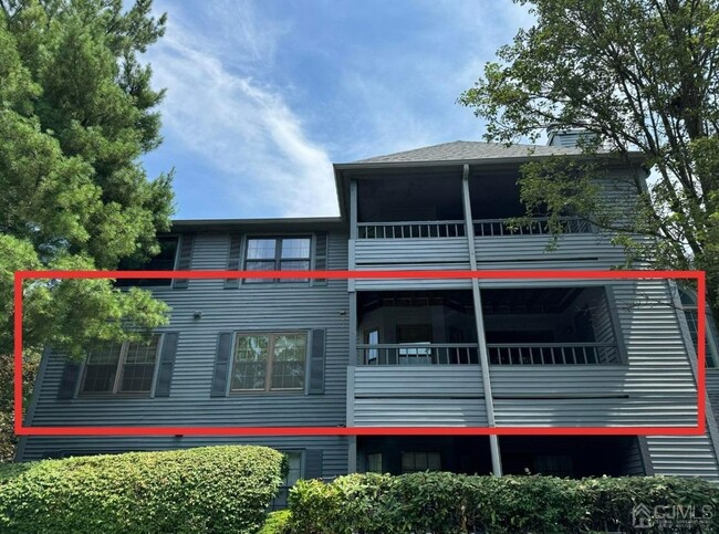 Building Photo - 905 Woodhaven Dr