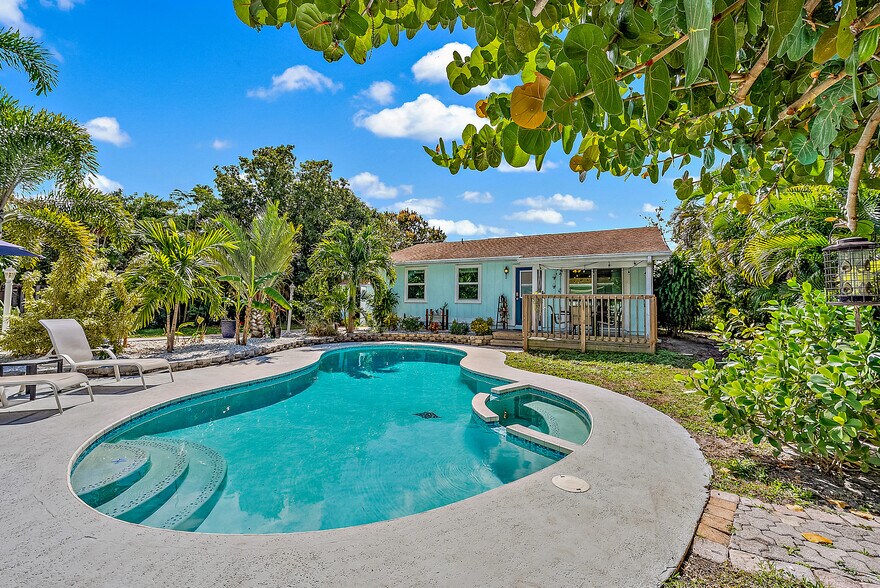 Building Photo - 2686 Hinda Rd