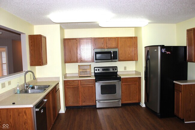 Building Photo - 2992 Sentiment Ln