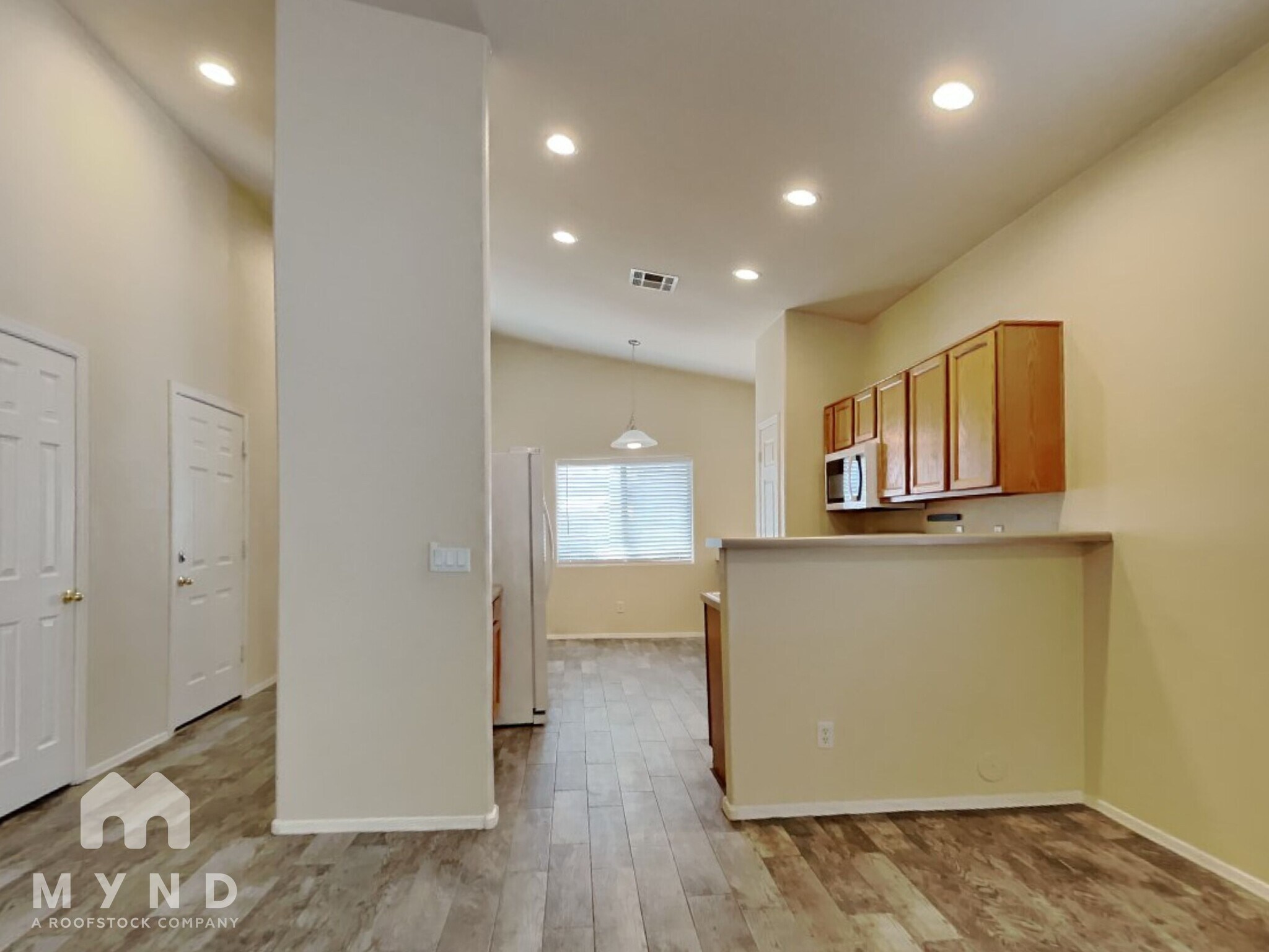 Building Photo - 2632 E Hidalgo Ave