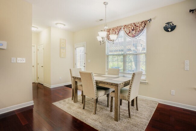 Building Photo - 4 Bedroom Home in the Village at Rolesville