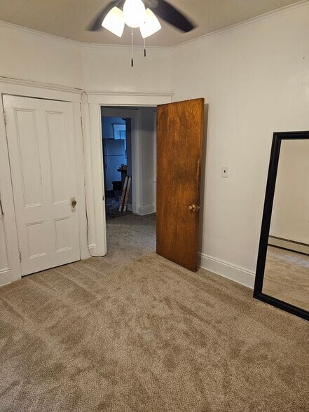 Building Photo - 34 Elmwood Pl
