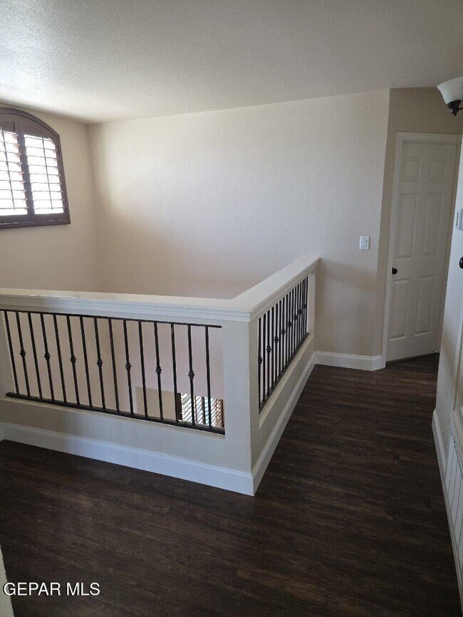 Building Photo - 12867 Hidden Grove Dr