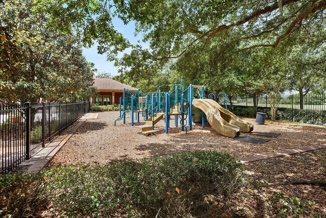 Building Photo - 818 Pecori Terrace