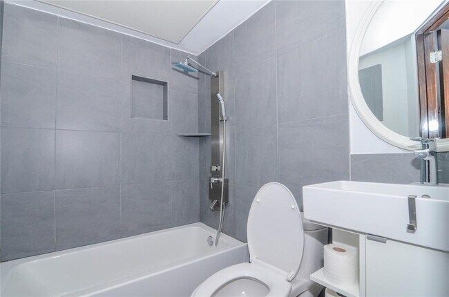 Building Photo - 2832 S Bartell Dr