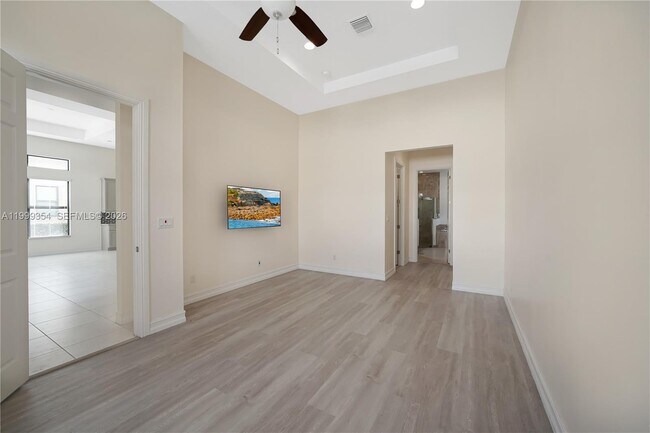 Building Photo - 11815 Leon Cir N