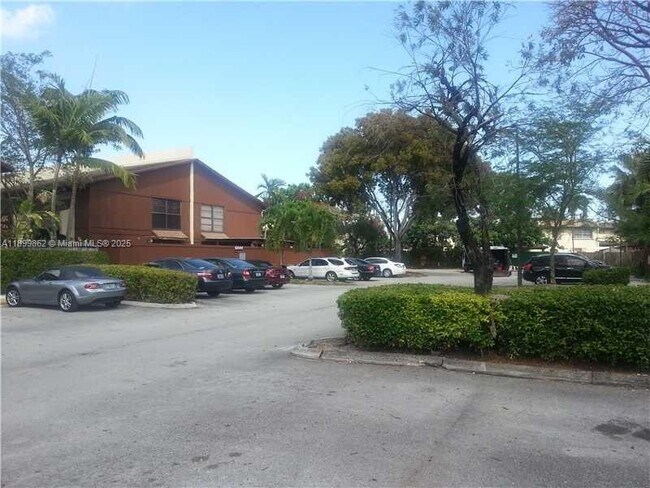 Building Photo - 6924 SW 114th Pl