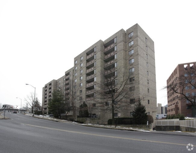 Building Photo - Buckingham Condominiums