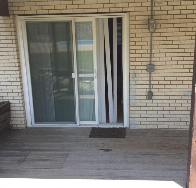 Building Photo - 620 S 4th Ave