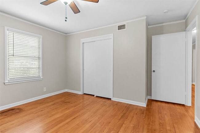 Building Photo - 5229 Ira St