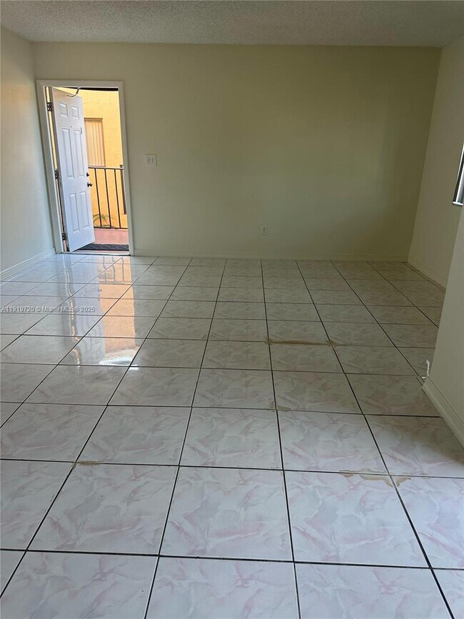 Building Photo - 6031 10th Ave N