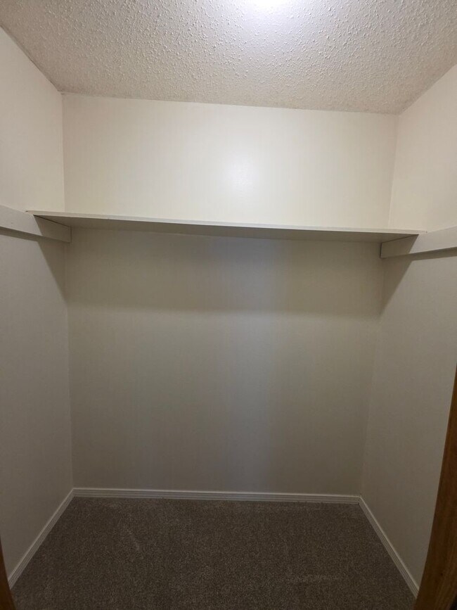 Building Photo - 1009-1023 W. 12TH