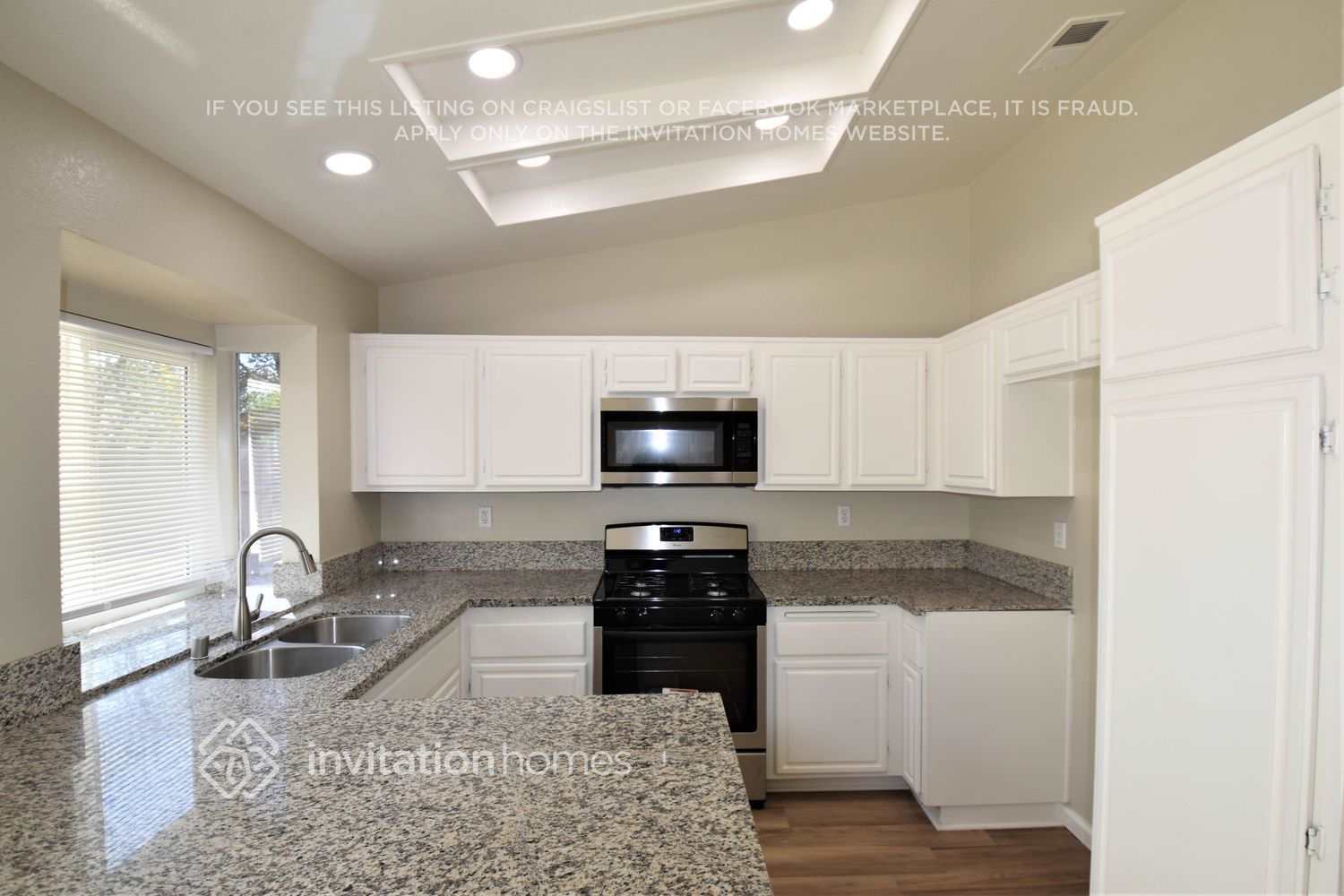 Building Photo - 1474 Marymount St