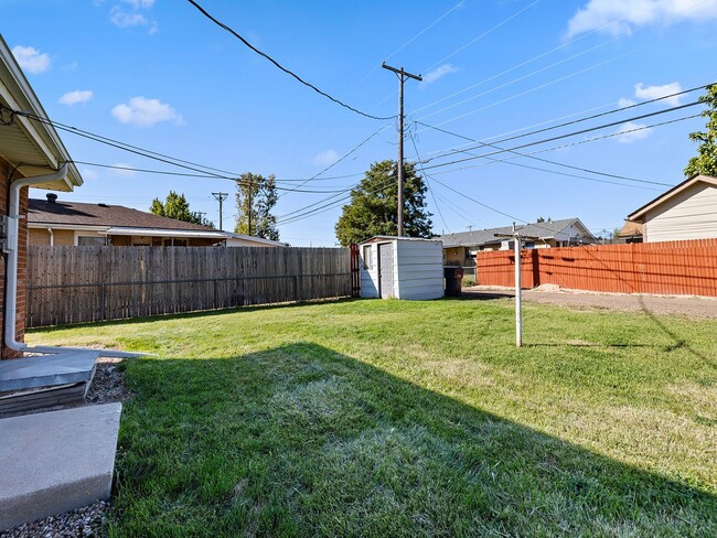Building Photo - Charming 2-Bed, 1-Bath Duplex in Greeley, CO!