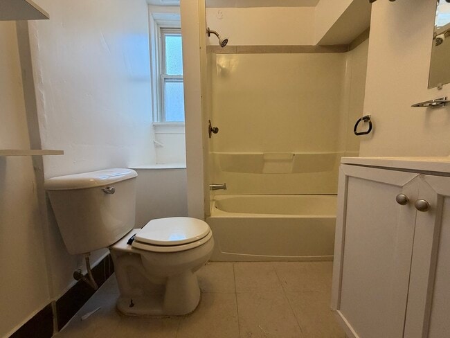 Building Photo - 2067 N Leavitt St