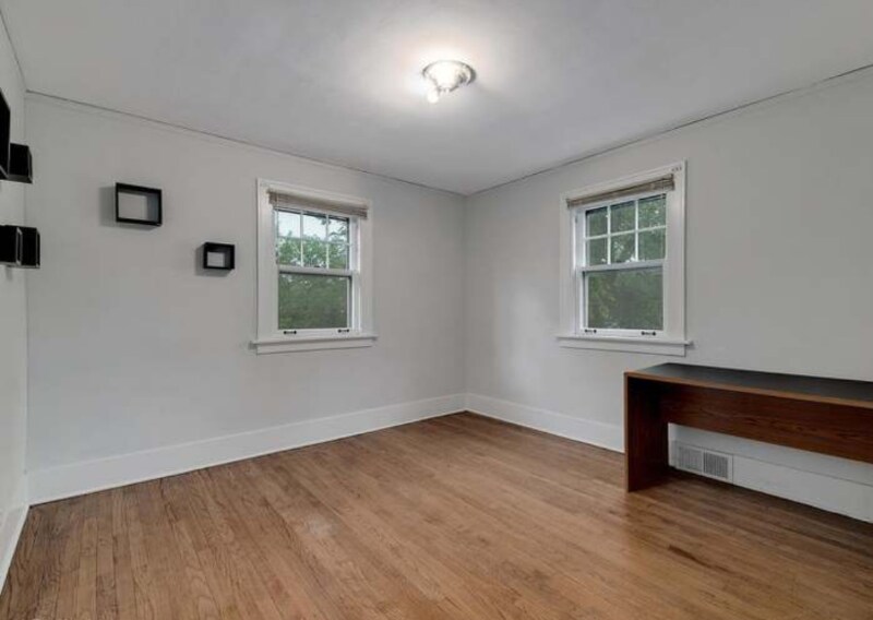 Building Photo - 323 E Jefferson Ave